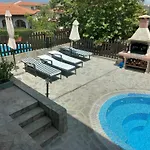 мускат 2 Guest house Aheloy