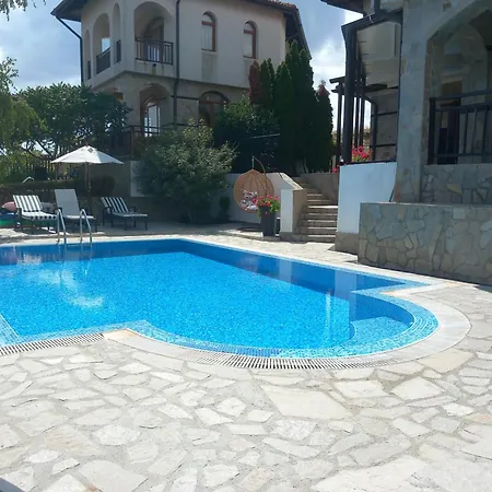 Guest house мускат 2